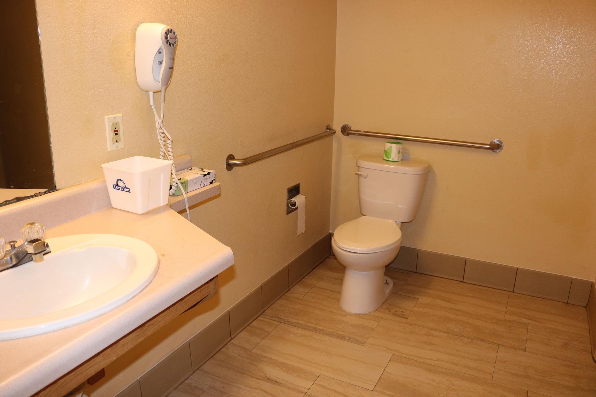 Days Inn By Wyndham Fresno South Extérieur photo